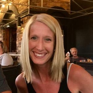 Meet your Posher, Leslie